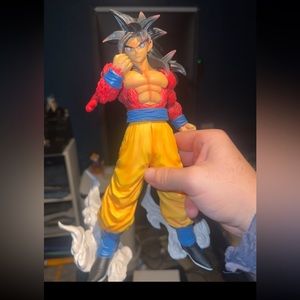 Super sayain 4 goku action figure